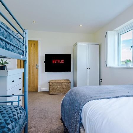 "Woodlands" By Greenstay Serviced Accommodation - Luxury 3 Bed Cottage In North Wales With Stunning Countryside Views & Parking - Close To Glan Clwyd Hospital - The Perfect Choice For Contractors, Business Travellers, Families And Groups Bodelwyddan Exteriér fotografie