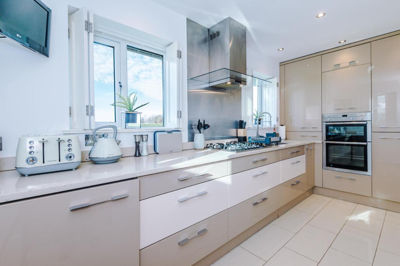 "Woodlands" By Greenstay Serviced Accommodation - Luxury 3 Bed Cottage In North Wales With Stunning Countryside Views & Parking - Close To Glan Clwyd Hospital - The Perfect Choice For Contractors, Business Travellers, Families And Groups Bodelwyddan Exteriér fotografie